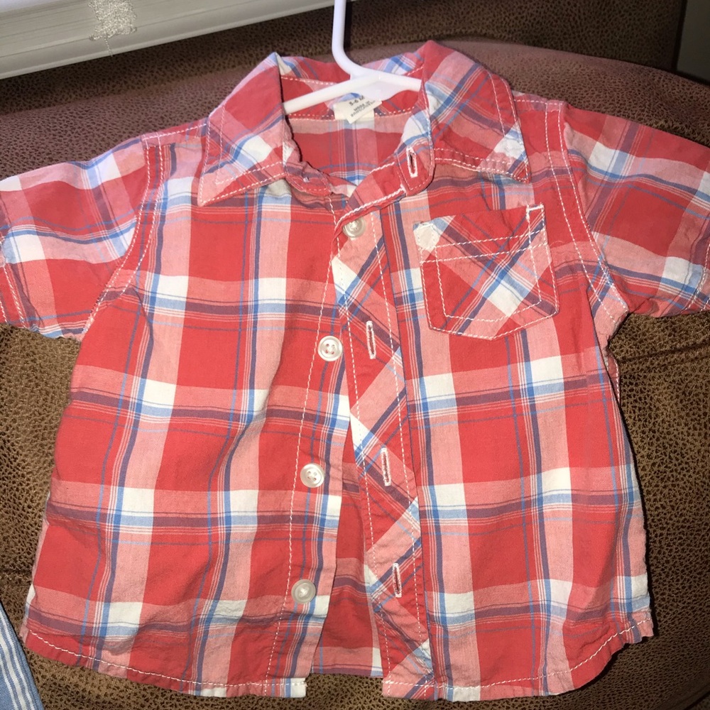 Carter’s 3-6 month button down